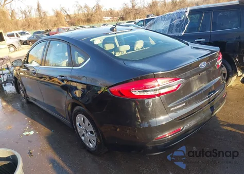 2019 Ford Fusion S z USA, uszkodzony, nr VIN 3FA6P0G70KR247598
